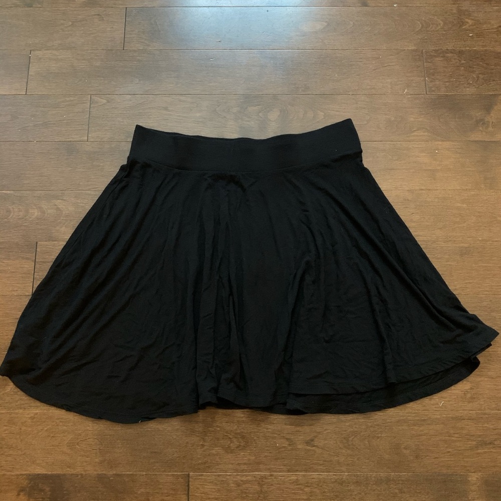 Black skirt - Picture 2 of 2